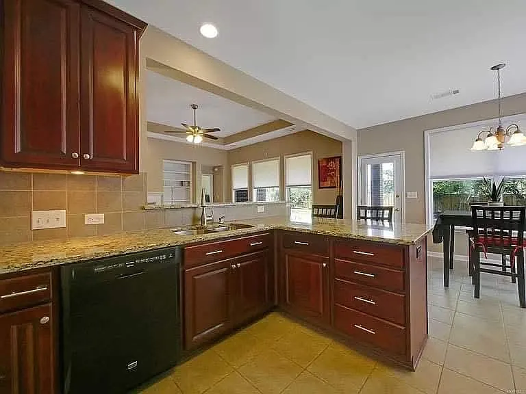 9609 Helmsley Cir — Photo 14