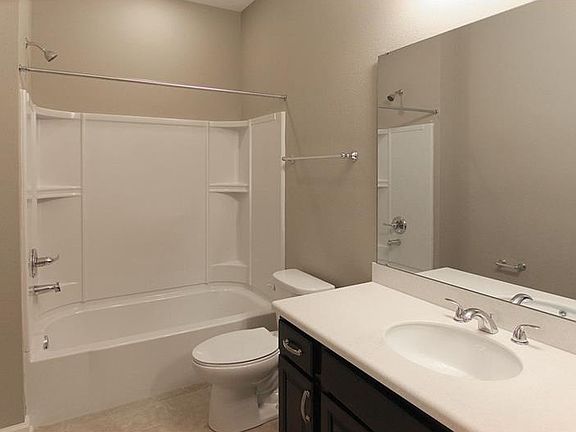 4th image of 258 Drayton Ave