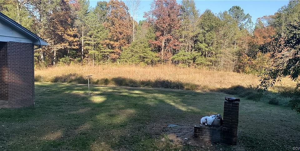 2nd image of 8395 Hayes Ln