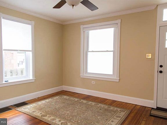 4th image of 32 W Abington Ave