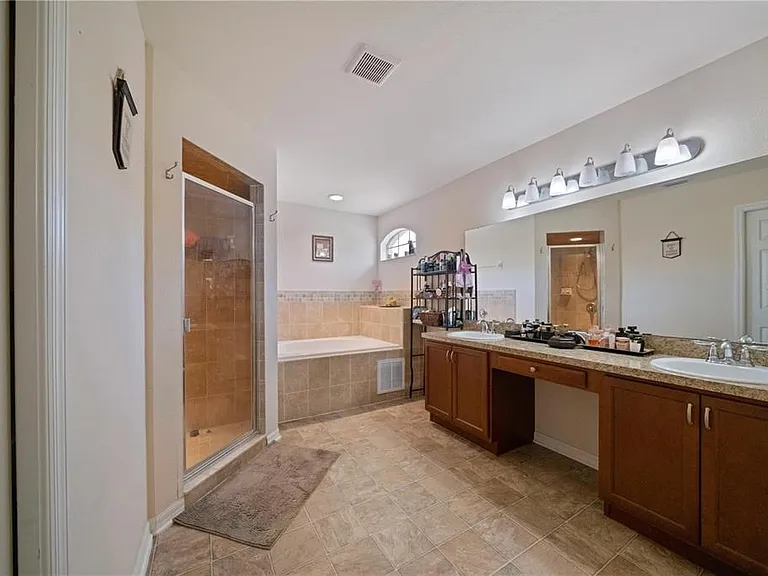 6518 Crescent Loop — Photo 11