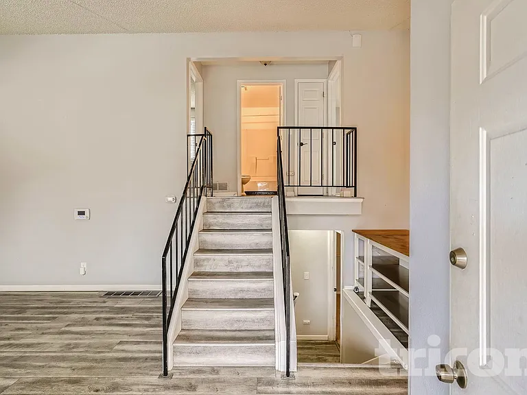 1721 S Genoa Way — Photo 5