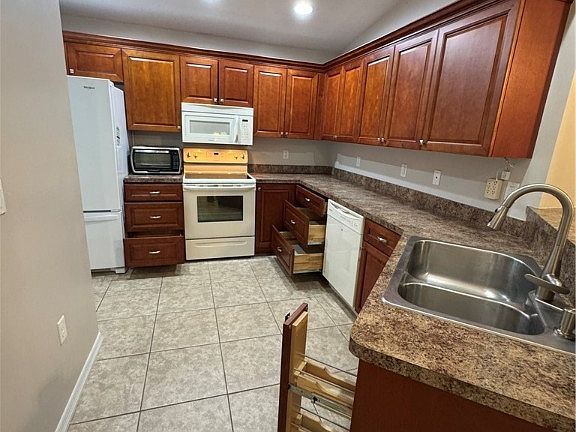 5th image of 152 Woodside Dr
