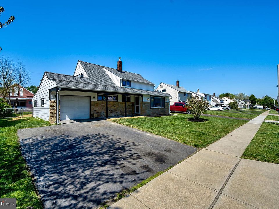 1st image of 11 Whitewood Dr