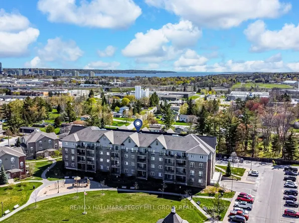 45 Ferndale Dr S #305, Barrie, ON L4N 5W7