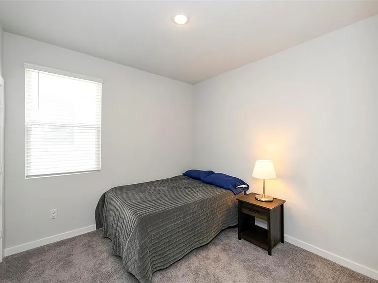 1419 Prynne St — Photo 18