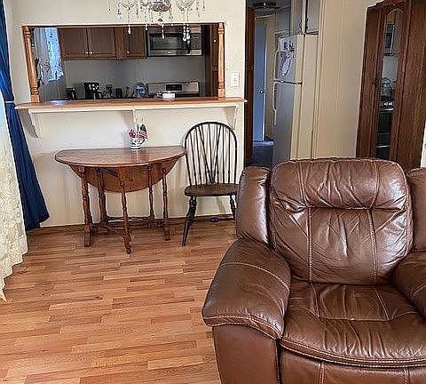 Dining Area to kitchen