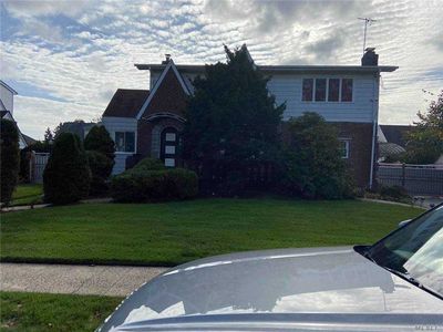 57 Arkansas Dr, Valley Stream, NY, 11580