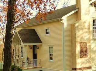 4 Log Cabin Ln, Labadie, MO 63055