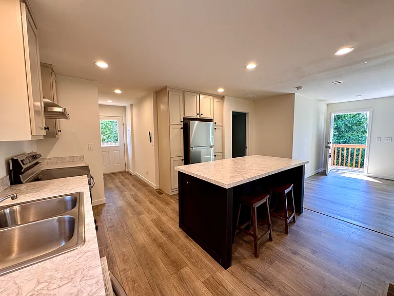 321 E Panorama Dr — Photo 5