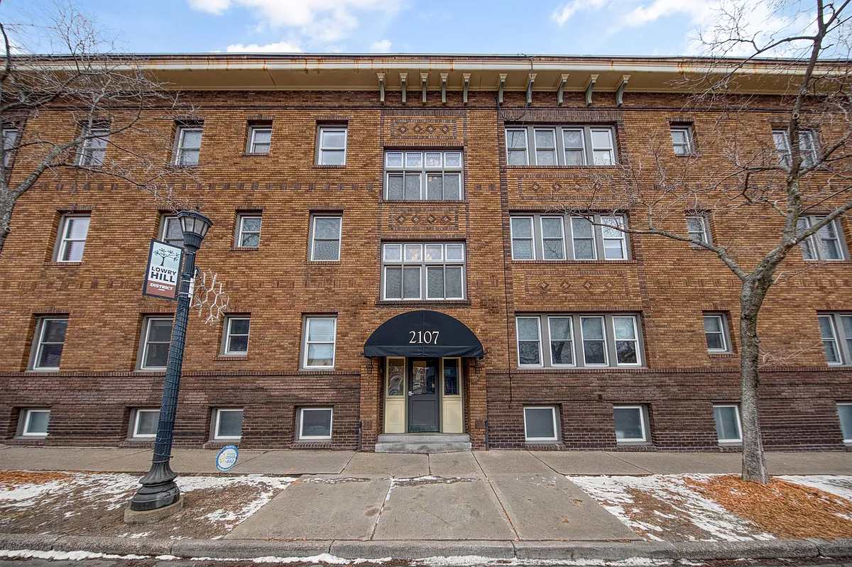 Building Photo - 2107 Hennepin Ave #4