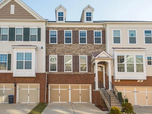 25442 Hopton House Ter, Chantilly, VA 20152