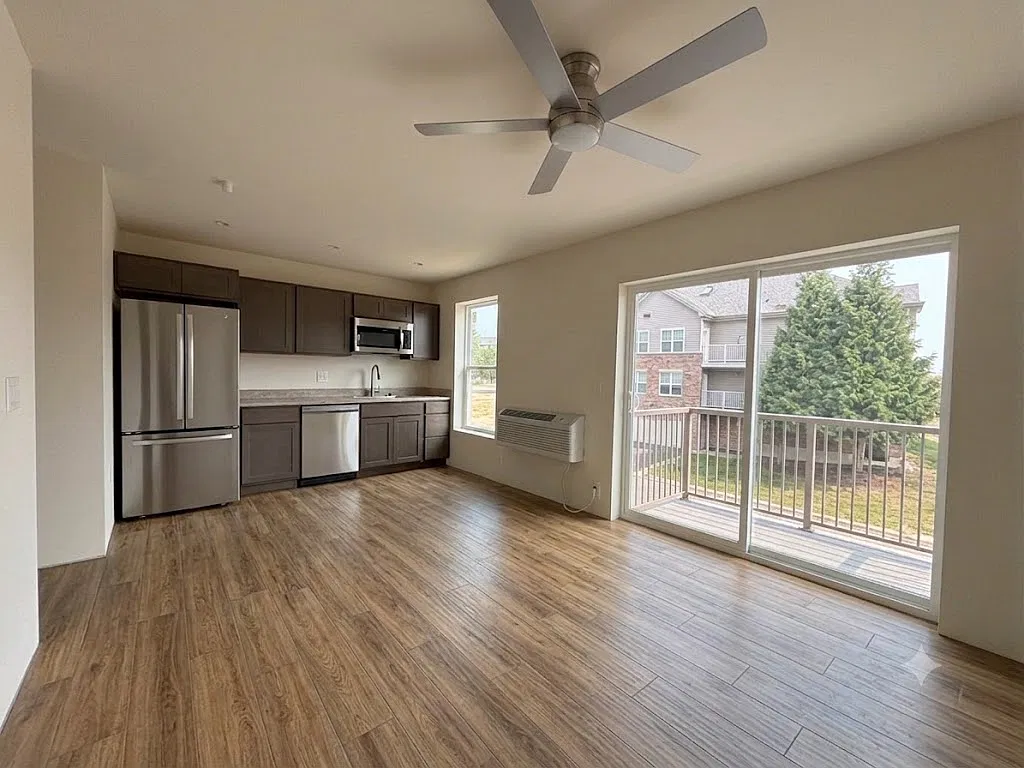 Hometown Grove Apartments — Photo 4