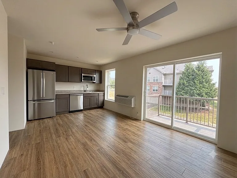 Hometown Grove Apartments — Photo 5