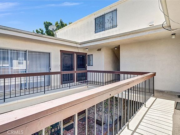 5th image of 1840 Camden Ave APT 202