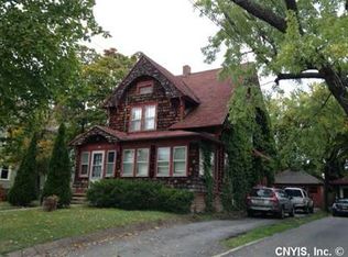 728 Woods Rd, Syracuse, NY 13209