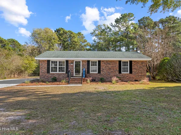 1462 Country Club Drive, Hampstead, NC 28443