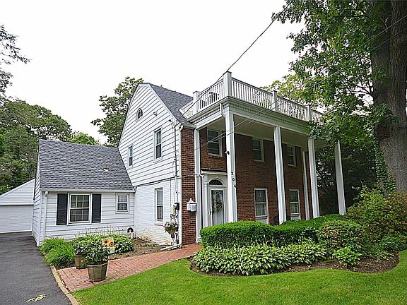 2nd image of 204 Prince Ave
