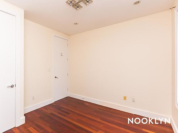 2nd image of 1013 Pacific St #2A