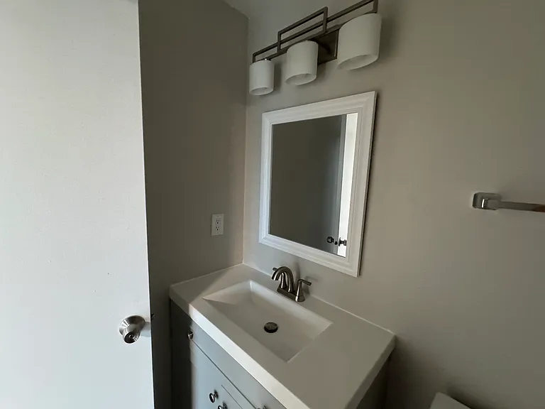 565 SE 8th Ave #A103 — Photo 5