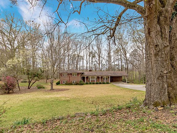 3rd image of 2258 Circle Dr
