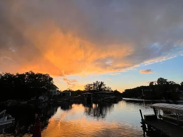 596 Central Dr, Lake Orion, MI 48362