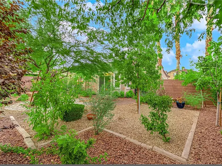 9929 Lago De Coco Ave — Photo 33