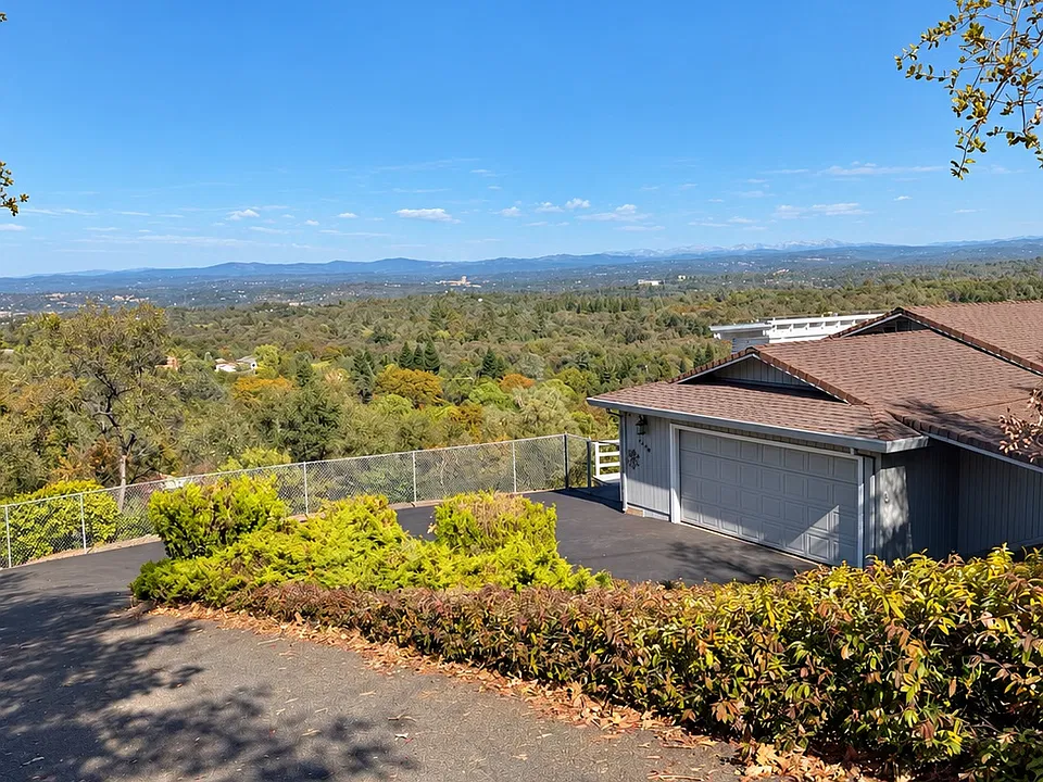 3520 Linda Vista Dr