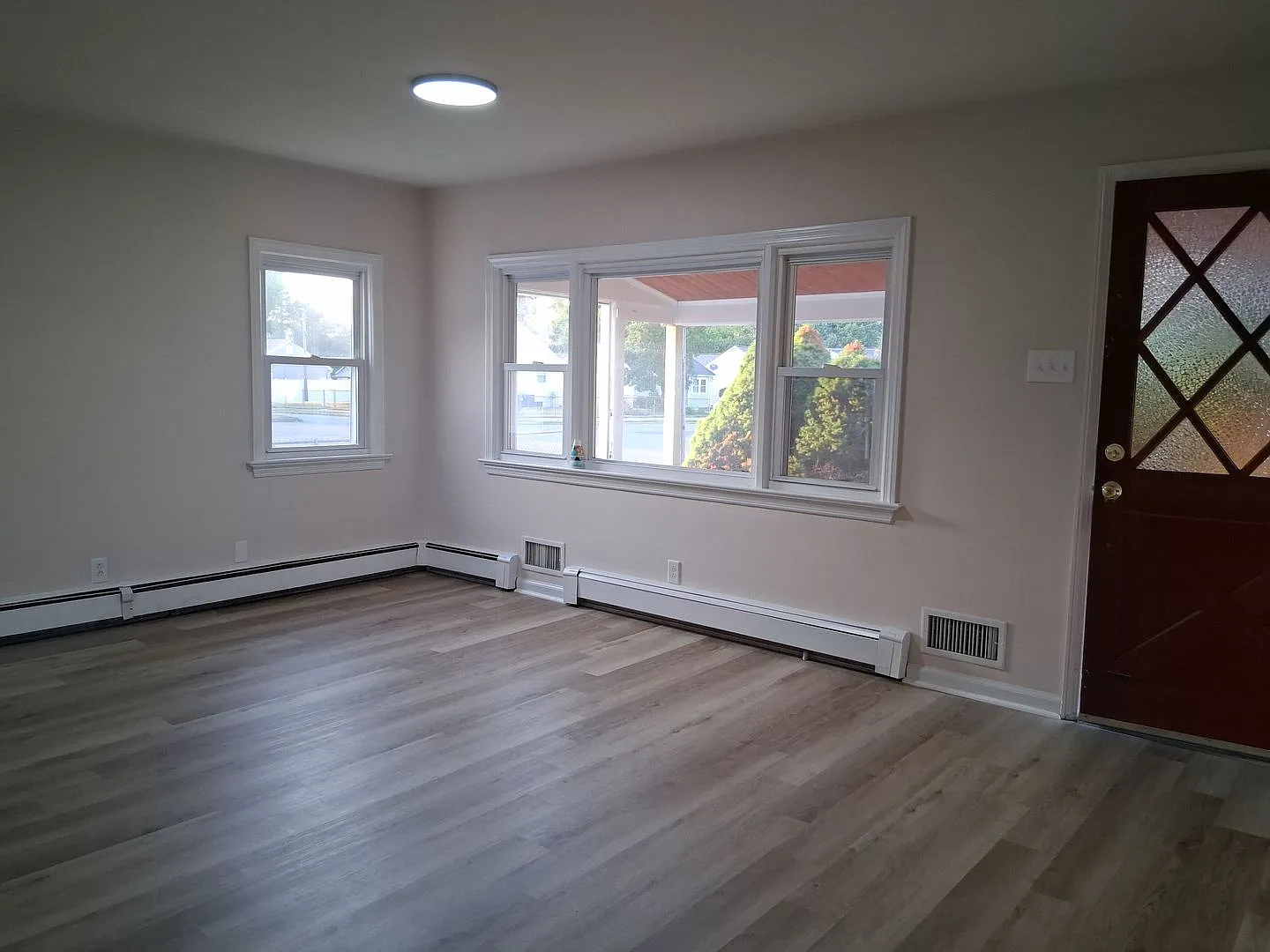 Single House For Rent $2000 — Photo 4