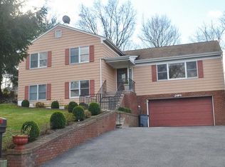 10 Sunny Hill Dr, Harrison, NY 10528