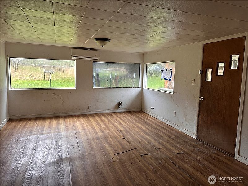 5th image of 310 Butte Creek Road