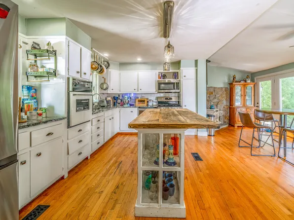 26 Kaler Street, Winterport, ME 04496