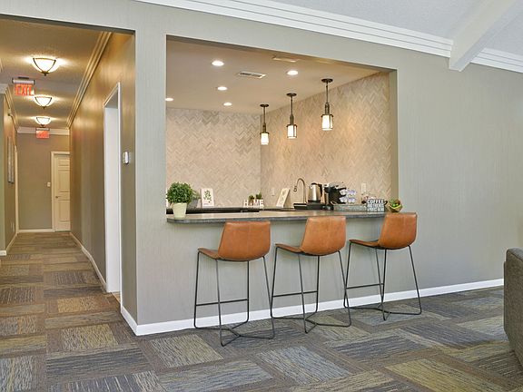 Clubhouse Breakfast Bar