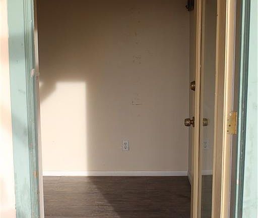 2nd image of 16932 N Knoll Dr