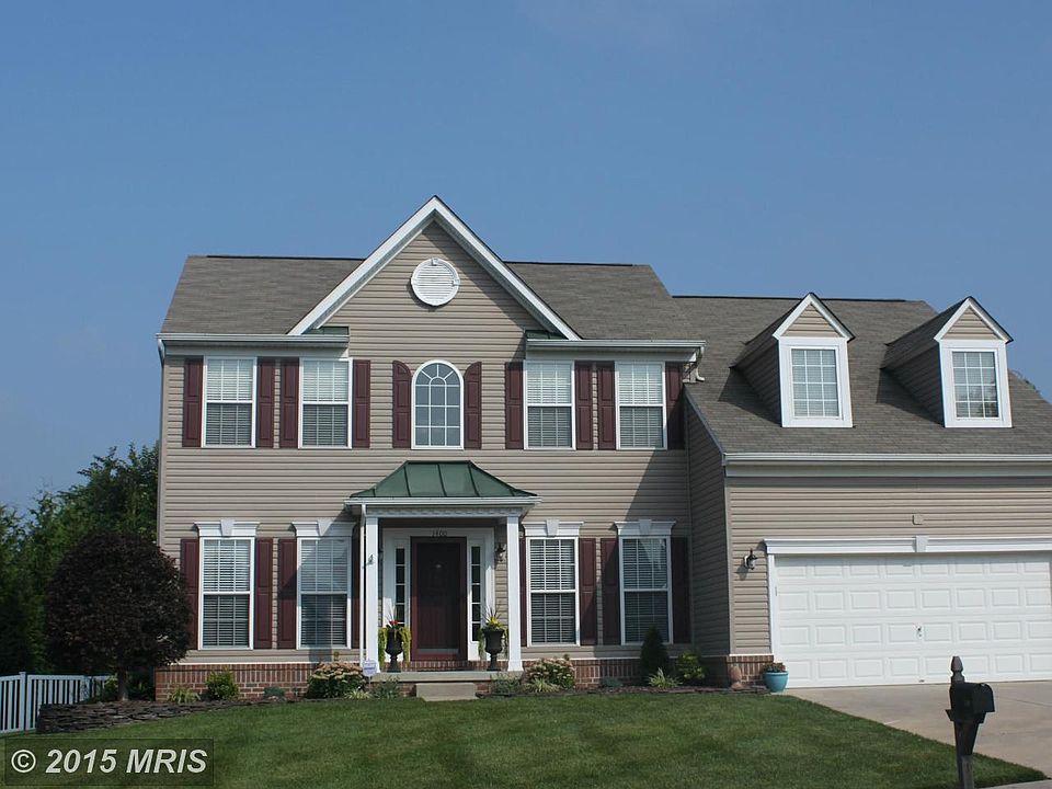 Beautiful 4 Bed., 2.5 Bath Colonial