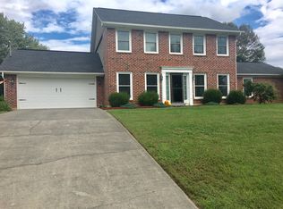 1300 Clear Brook Dr, Knoxville, TN 37922