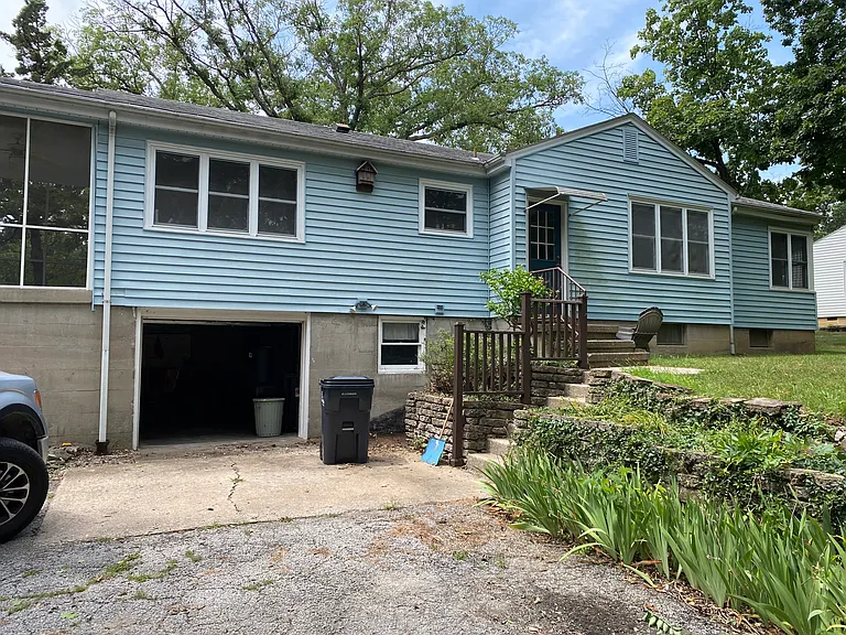 704 Morningside Dr — Photo 9