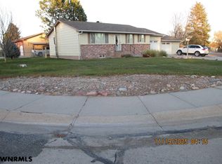 1880 Bonanza St, Gering, NE 69341