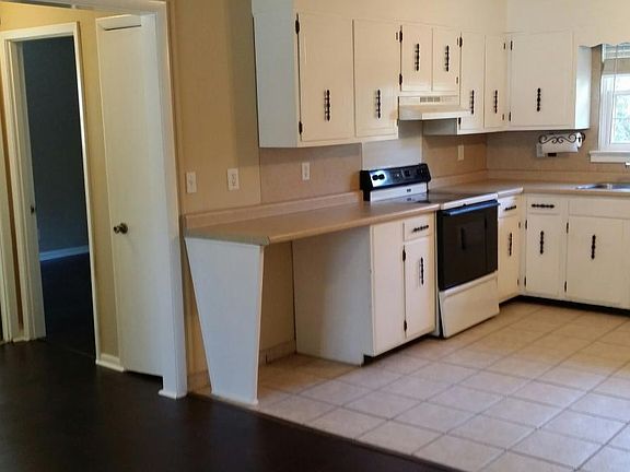 5th image of 7806 Holiday Hills Cir #A