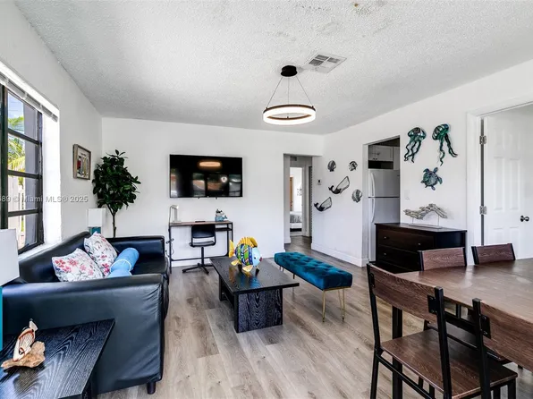 4300 SW 28th St, Hollywood, FL 33023