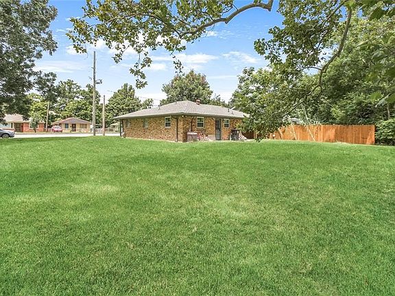 4th image of 1606 Pace Blvd