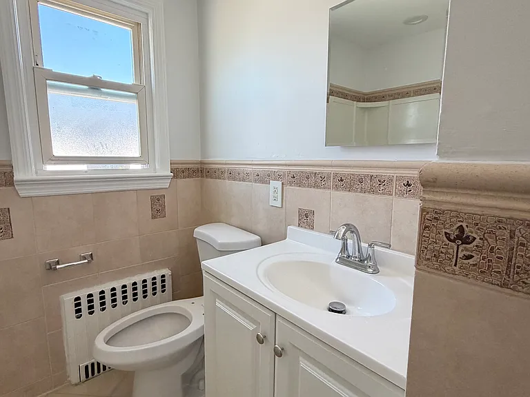 69 La Salle Ave #2 — Photo 11