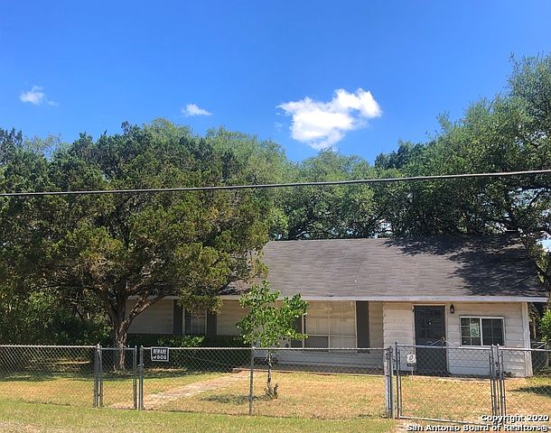 1st image of 405 Scenic Hills Dr