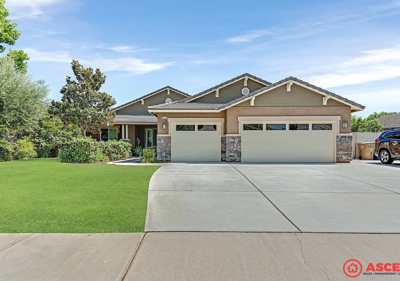 Stunning Northwest Bakersfield Home 5 Bed, 3 Bath, 2,475 Sq Ft — Photo 1