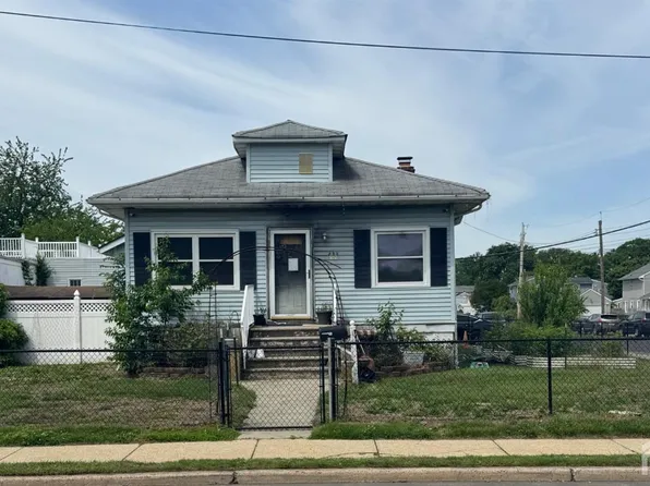 225 Carr Ave, Keansburg, NJ 07734