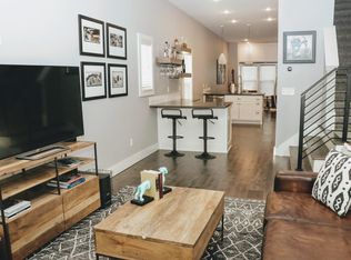 410 SW B St, Bentonville, AR 72712