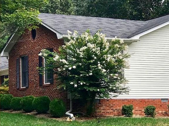 3rd image of 119 Mallard Ln