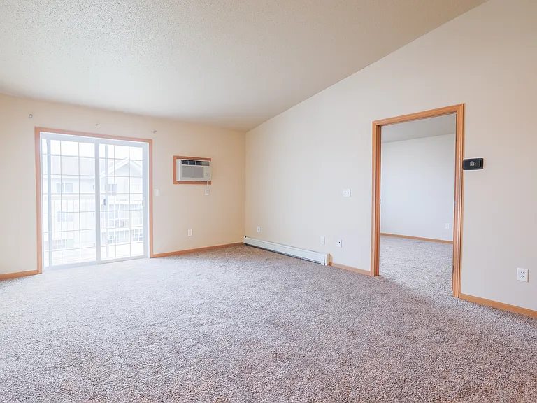 Osgood Townsite Apartment Homes — Photo 6