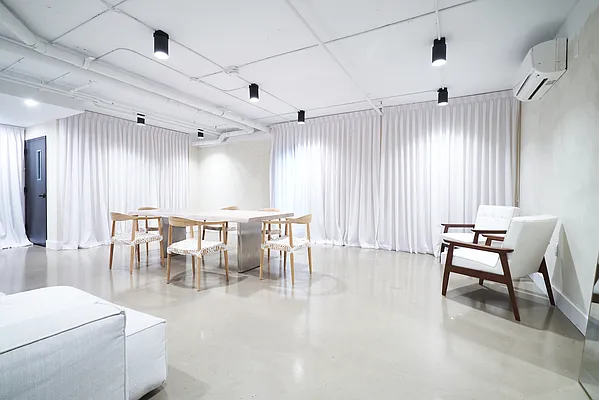 Rented by Lodger Corp | media 55