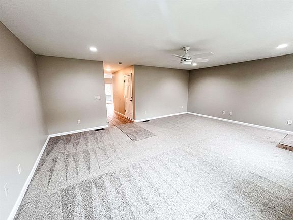 4th image of 2721 Douglas St